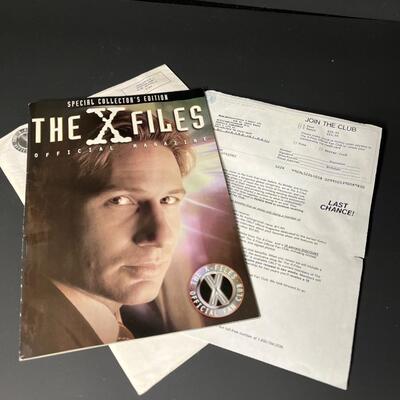 LOT 67: Collection of X-Files Fan Club Materials