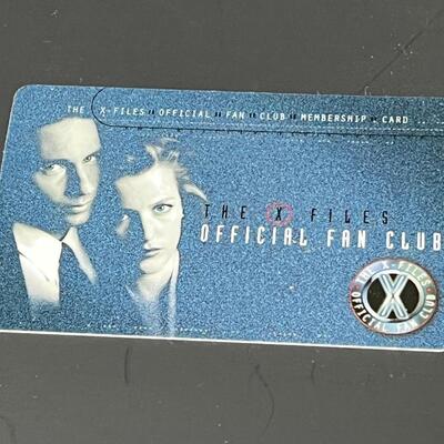 LOT 67: Collection of X-Files Fan Club Materials