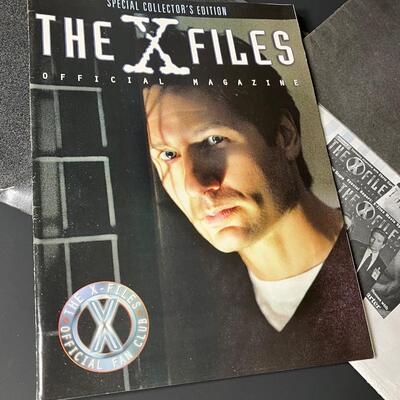 LOT 67: Collection of X-Files Fan Club Materials