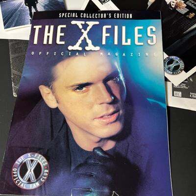 LOT 67: Collection of X-Files Fan Club Materials