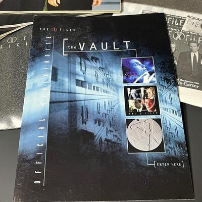 LOT 67: Collection of X-Files Fan Club Materials
