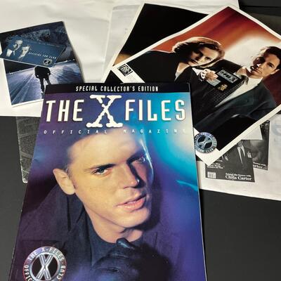 LOT 67: Collection of X-Files Fan Club Materials