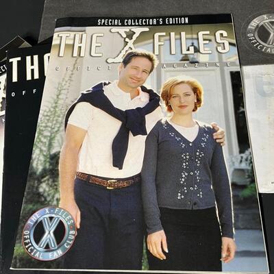 LOT 67: Collection of X-Files Fan Club Materials