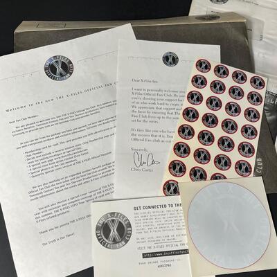 LOT 67: Collection of X-Files Fan Club Materials