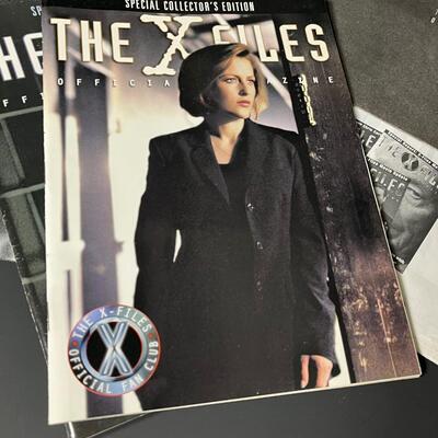 LOT 67: Collection of X-Files Fan Club Materials