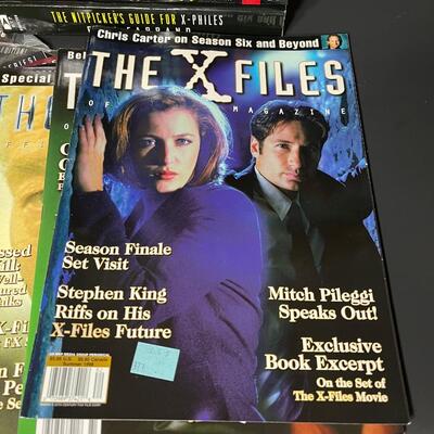 LOT 68: Big Lot of X-Files Books & Magazines