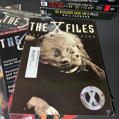 LOT 68: Big Lot of X-Files Books & Magazines