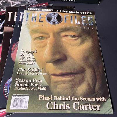 LOT 68: Big Lot of X-Files Books & Magazines