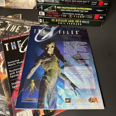 LOT 68: Big Lot of X-Files Books & Magazines
