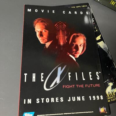 LOT 68: Big Lot of X-Files Books & Magazines
