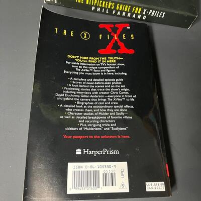 LOT 68: Big Lot of X-Files Books & Magazines