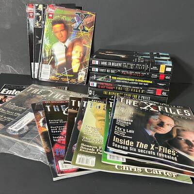LOT 68: Big Lot of X-Files Books & Magazines