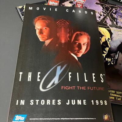LOT 68: Big Lot of X-Files Books & Magazines
