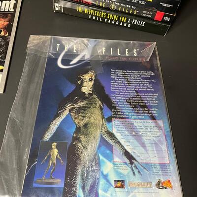 LOT 68: Big Lot of X-Files Books & Magazines