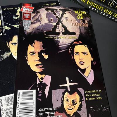 LOT 68: Big Lot of X-Files Books & Magazines