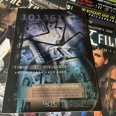 LOT 68: Big Lot of X-Files Books & Magazines