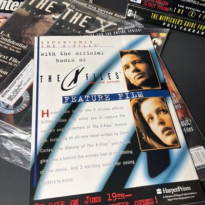 LOT 68: Big Lot of X-Files Books & Magazines