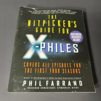 LOT 68: Big Lot of X-Files Books & Magazines