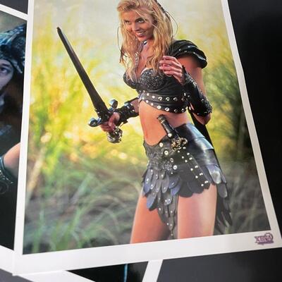 LOT 77: Xena Memorabilia Lot - Show Script, Photos & More