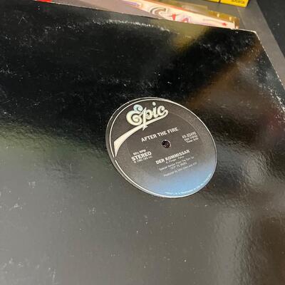 LOT 89: Big Lot 30+ Records - 70s/80s Disco, Dance, R&B