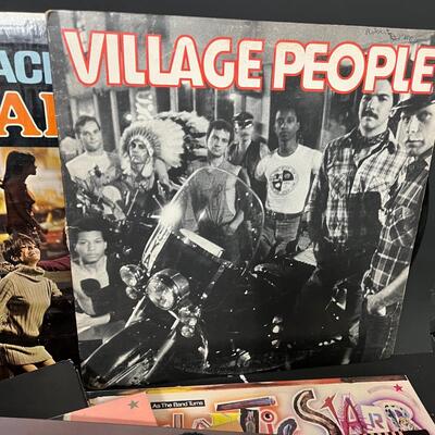 LOT 89: Big Lot 30+ Records - 70s/80s Disco, Dance, R&B