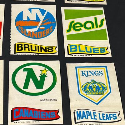 LOT 90: 1973-74 Topps NHL Hockey Stickers