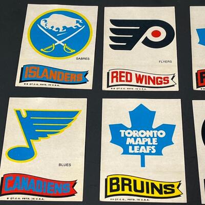 LOT 90: 1973-74 Topps NHL Hockey Stickers