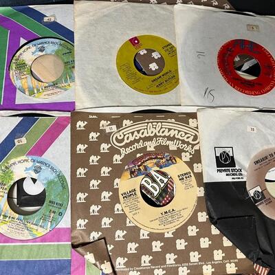 LOT 92: 40+ 45 RPM Singles in Vintage Case  - Lots of Disco