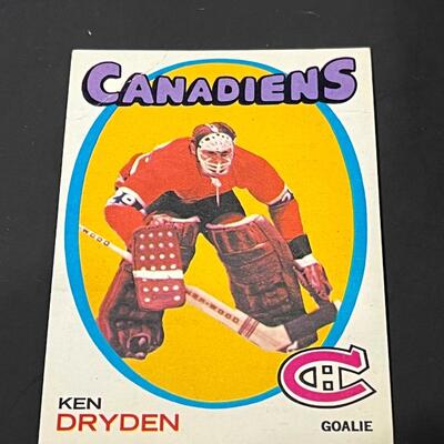 LOT 93: 1971-72 Topps Hockey Cards  NHL