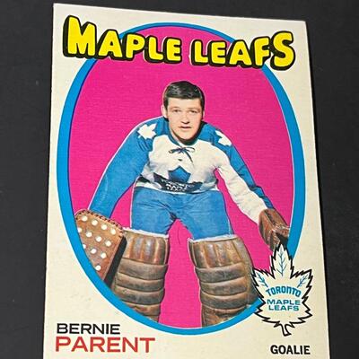 LOT 93: 1971-72 Topps Hockey Cards  NHL