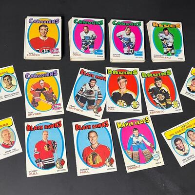 LOT 93: 1971-72 Topps Hockey Cards  NHL