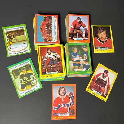 LOT 95: Topps 1973-74 NHL Hockey Cards