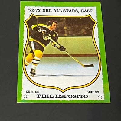 LOT 95: Topps 1973-74 NHL Hockey Cards