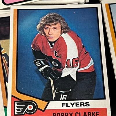 LOT 96: Hockey Cards Topps 1974-75 NHL