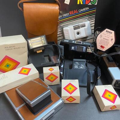 LOT 100: Mixed Camera Lot