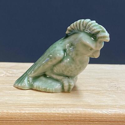 LOT 102: Wade England Mini Figurines