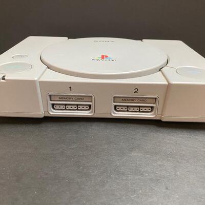 LOT 106: Sony PlayStation and Games