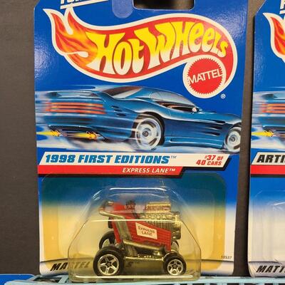LOT 120: Vintage Toy Car Lot: Lesney, Hotwheels and More