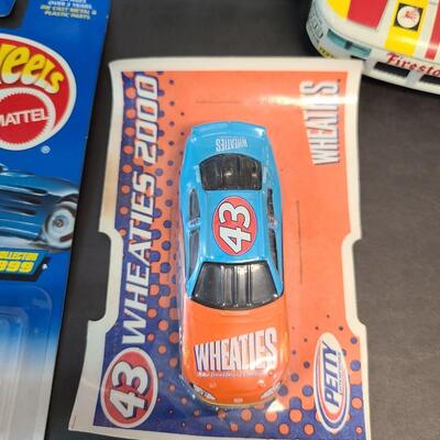 LOT 120: Vintage Toy Car Lot: Lesney, Hotwheels and More
