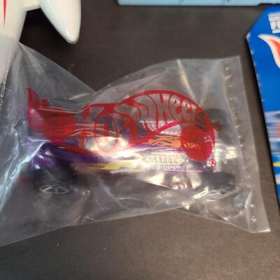 LOT 120: Vintage Toy Car Lot: Lesney, Hotwheels and More