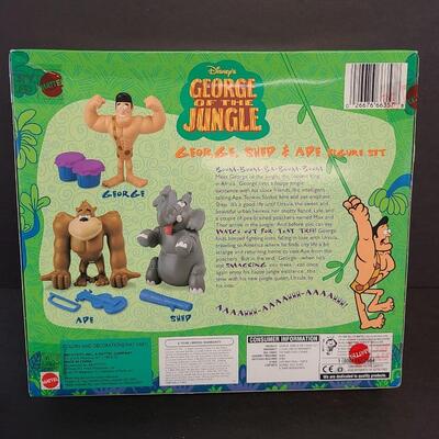 LOT 121: Vintage Toy Lot: Taco Bell Dog, Snoopy and More