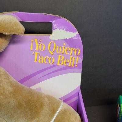 LOT 121: Vintage Toy Lot: Taco Bell Dog, Snoopy and More
