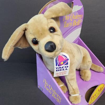 LOT 121: Vintage Toy Lot: Taco Bell Dog, Snoopy and More