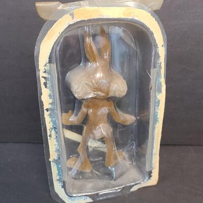 LOT 121: Vintage Toy Lot: Taco Bell Dog, Snoopy and More