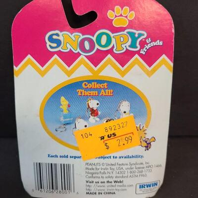 LOT 121: Vintage Toy Lot: Taco Bell Dog, Snoopy and More