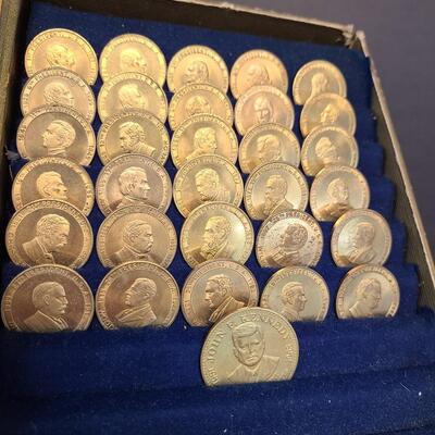 LOT 123: A Coin History of Our Presidents Vintage Sets/Medals