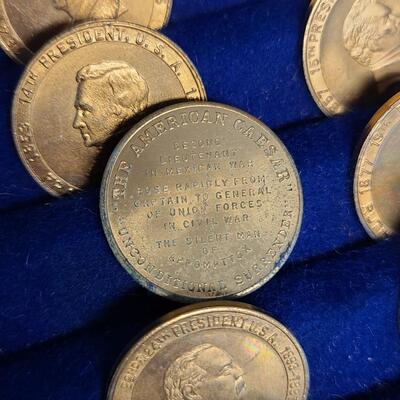 LOT 123: A Coin History of Our Presidents Vintage Sets/Medals