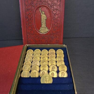 LOT 123: A Coin History of Our Presidents Vintage Sets/Medals