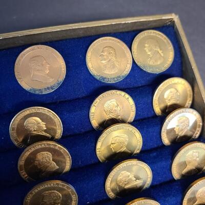 LOT 123: A Coin History of Our Presidents Vintage Sets/Medals
