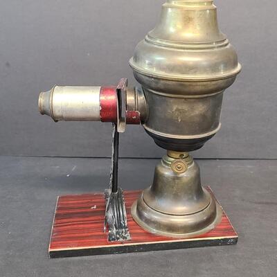 LOT 129: Vintage Stereoscope and Slide/Picture Viewer